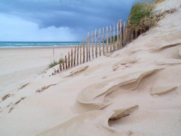 Chez Marie Et Philippe - 1Km De La Plage Les Moitiers-d'Allonne エクステリア 写真